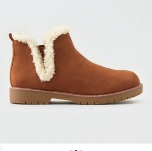NWT AE Boots